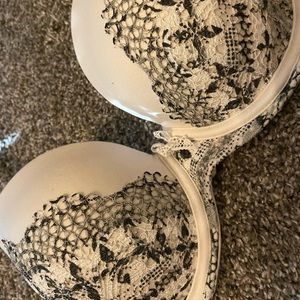 SUPER SOFT Victoria Secret! Gorgeous white and slate gray design.